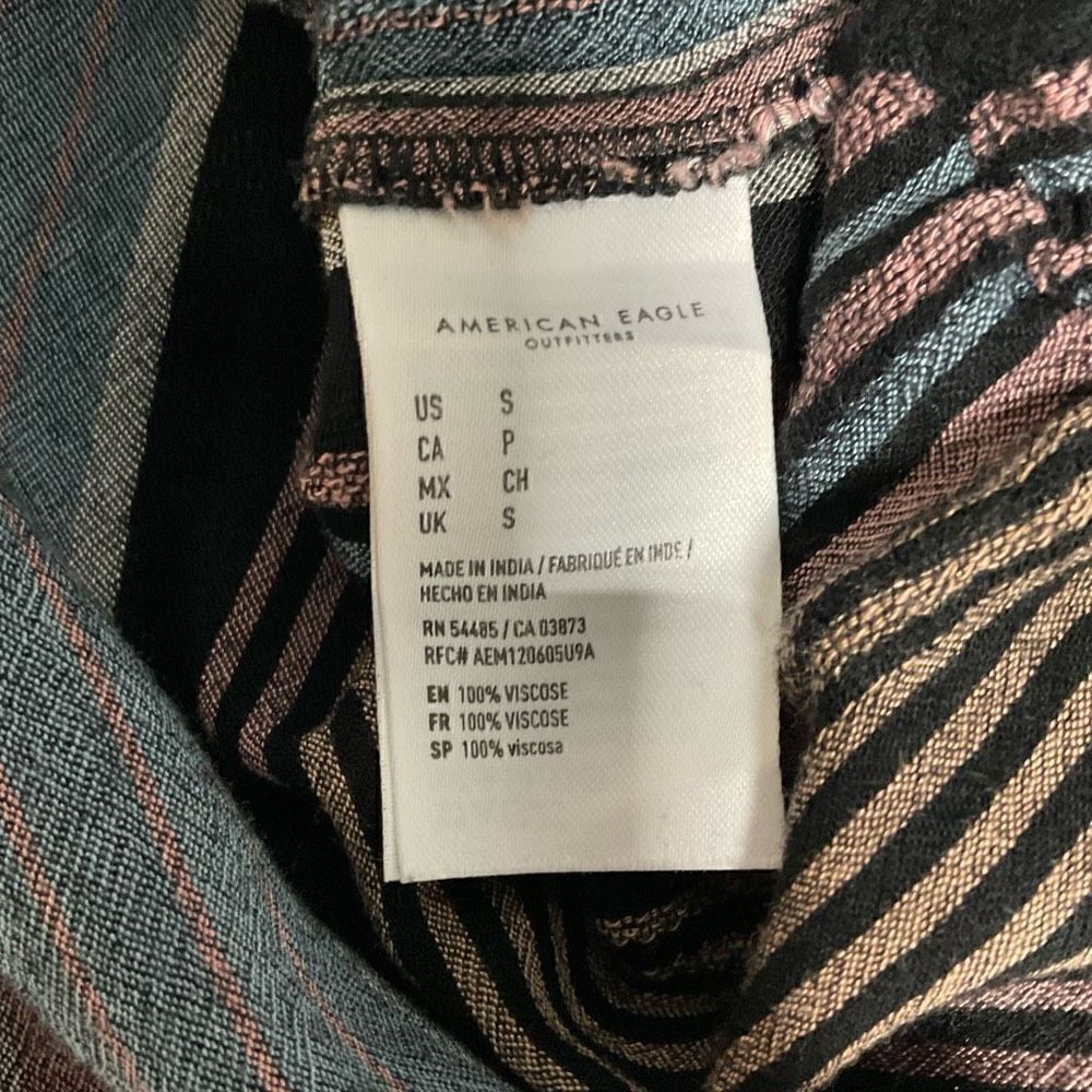 American Eagle Crop Top Surplice Front Black Tan Grey Stripe Clasp Closure Small - Picture 7 of 9
